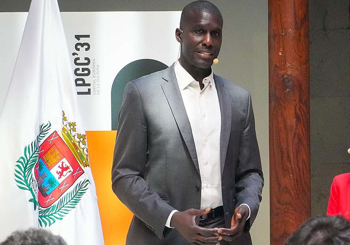 Savané analiza la actualidad del Gran Canaria, en el marco del acto de adhesión y apoyo del club a la candidatura de Las Palmas de Gran Canaria como Capital Europea de la Cultura en 2031.