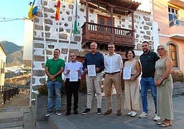 Representantes de los grupos municipales tras presentar la moción de censura.