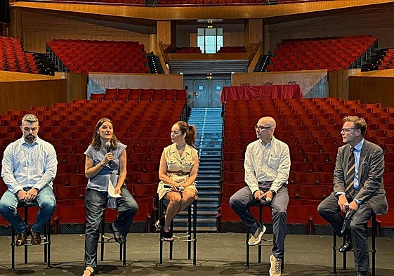 De izquierda a derecha, David Crespo, Clara Marrero, Guacimara Medina, Ayoze González y Tilman Kuttenkeuler, este miércoles.