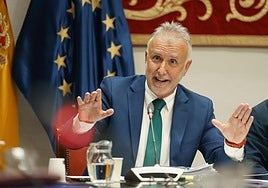 Ángel Víctor Torres, en junio de este año ante la comisión del Parlamento de Canarias que investiga la compra de material sanitario al inicio de la pandemia.