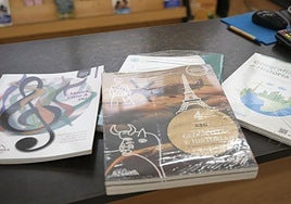 Libro de textos de secundario.