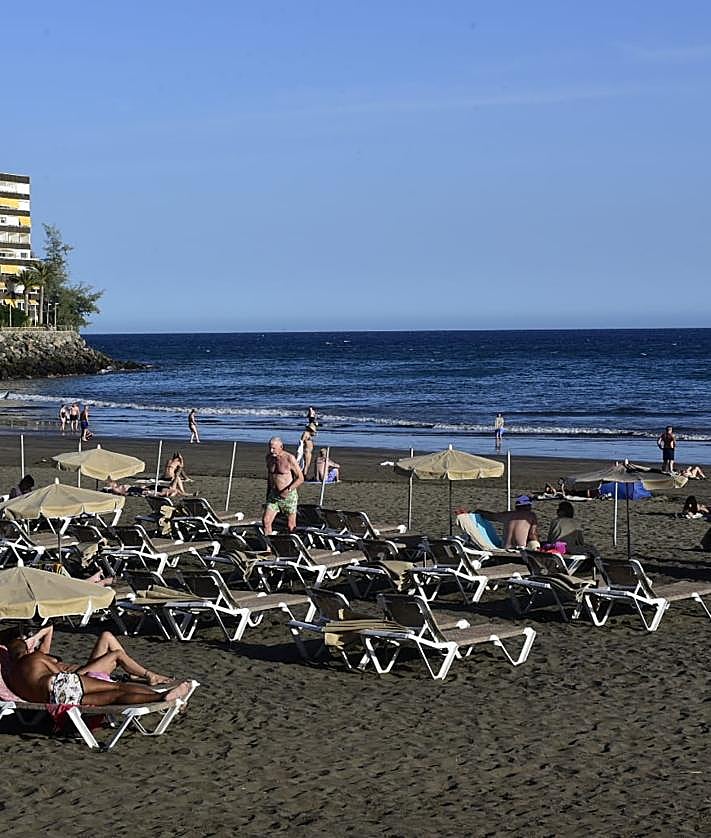 Imagen secundaria 2 - Melenara y Vargas siguen cerradas al baño y Las Burras y San Agustín abren hoy