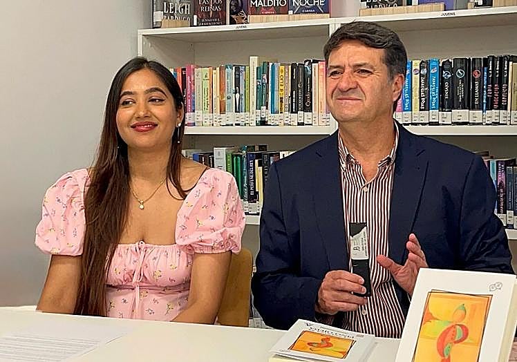 Twinkle con Domingo Doreste, en la presentación de una traducción de Pino Ojeda.