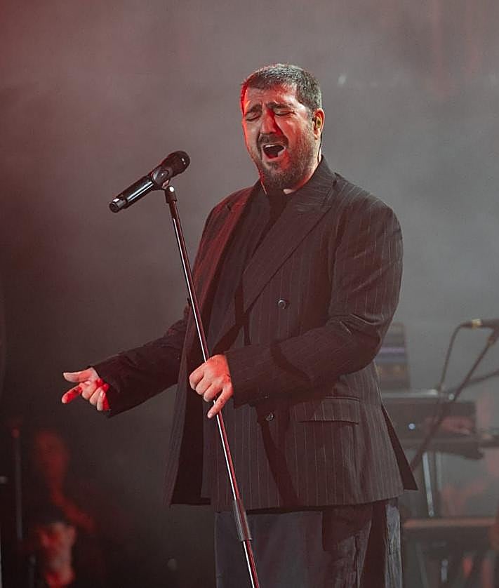 Imagen secundaria 2 - Unas 17.000 personas disfrutan de la primera noche del Festival Arena Negra