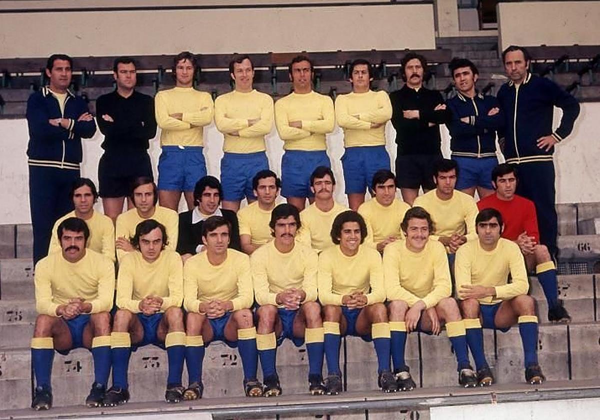 Plantilla de la UD en los primeros años de la década de los setenta y con jugadores legendarios.