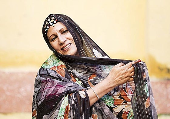 La artista saharaui Mariem Hasan.