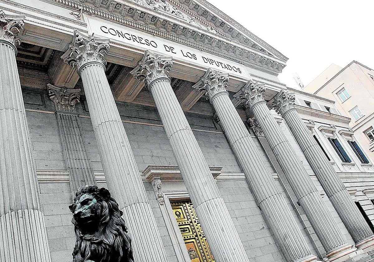Detalle de la fachada del Congreso de los Diputados.