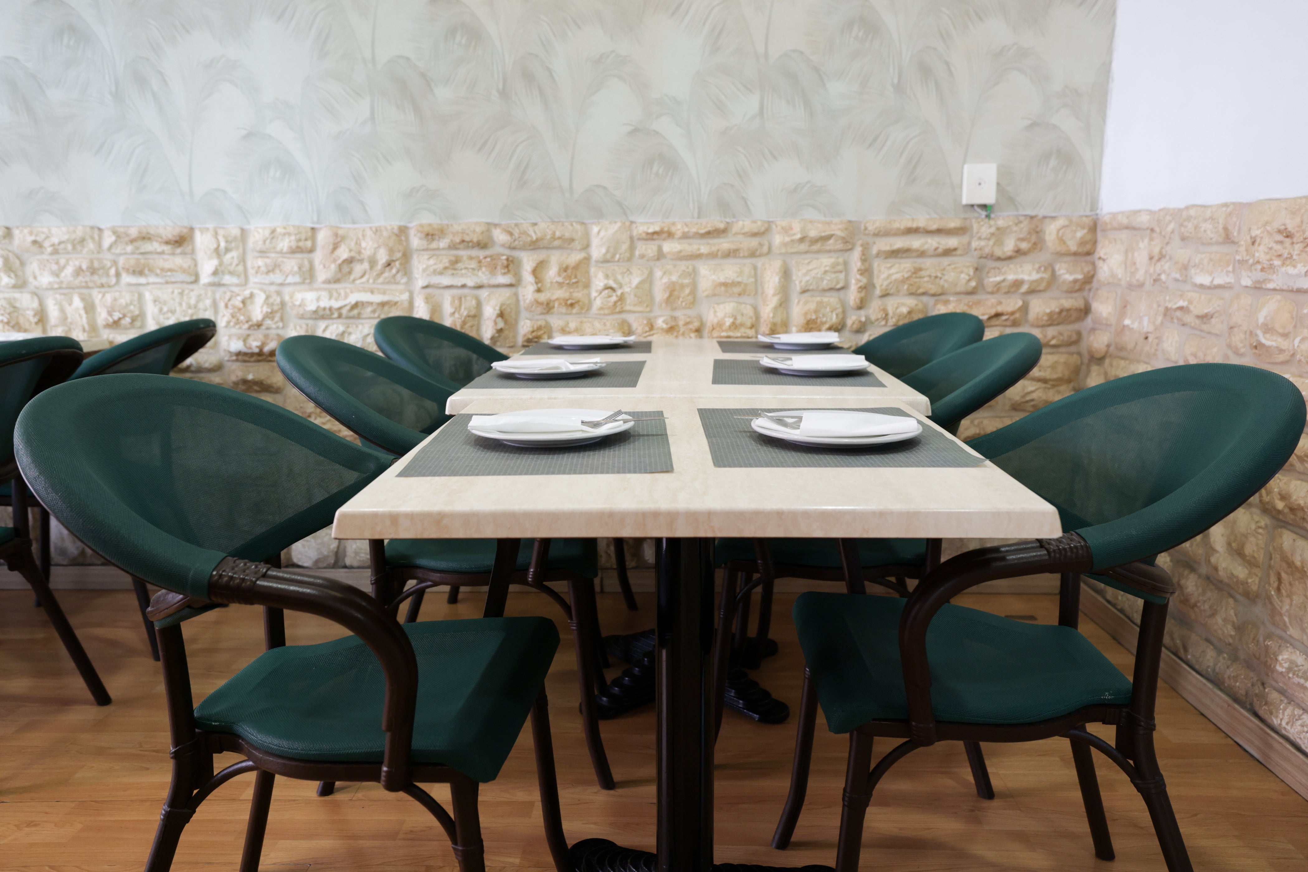 Imagen secundaria 2 - Sala y mesas de Gazuza.