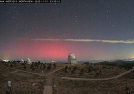Aurora boreal captada en la madrugada de este miércoles desde Calar Alto en Almería.
