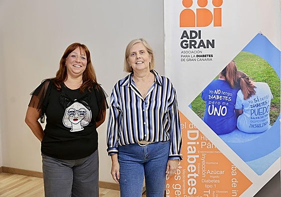 La madre de un pequeño con diabetes Esther Pérez (i) y la presidenta de Adigran, Lidia Blanco (i).