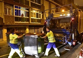 Trabajadores de Recogida en una imagen de archivo.