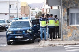 Imagen del momento de la detención del educador del centro.