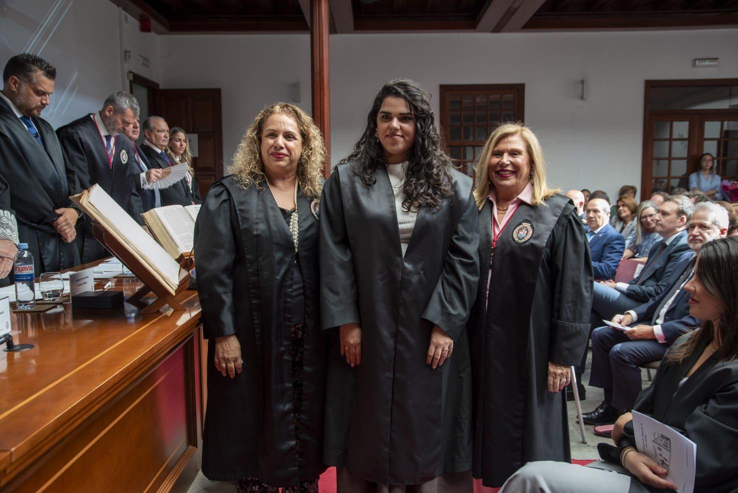 La jura de su profesión de los letrados en el Colegio de Abogados de Las Palmas, en imágenes