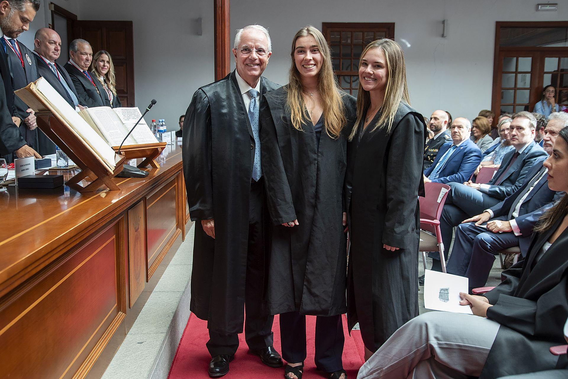 La jura de su profesión de los letrados en el Colegio de Abogados de Las Palmas, en imágenes