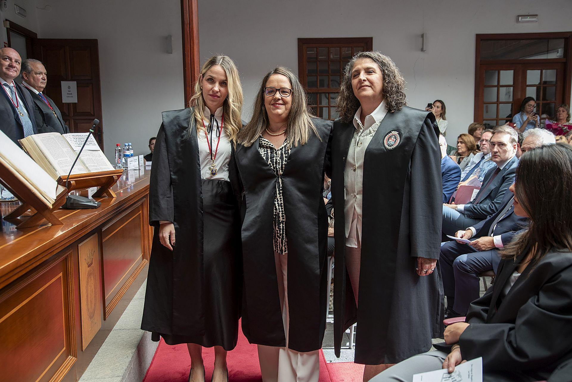 La jura de su profesión de los letrados en el Colegio de Abogados de Las Palmas, en imágenes