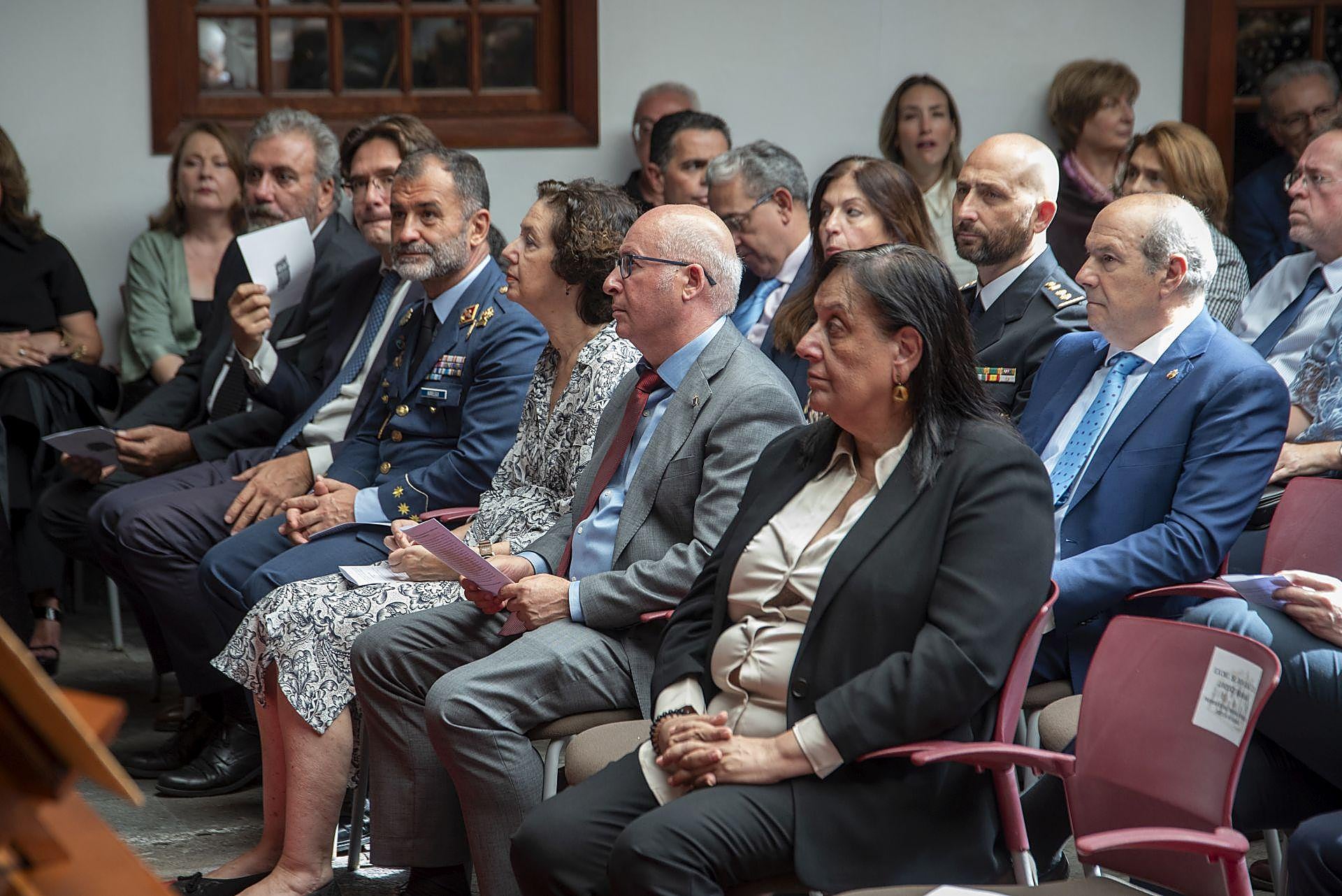 La jura de su profesión de los letrados en el Colegio de Abogados de Las Palmas, en imágenes