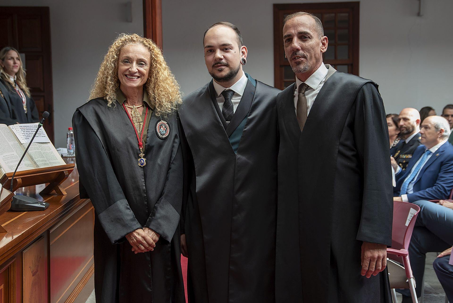 La jura de su profesión de los letrados en el Colegio de Abogados de Las Palmas, en imágenes
