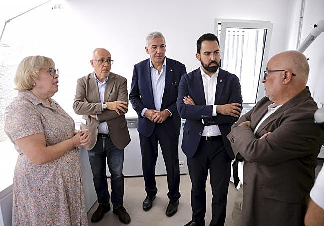 De izquierda a derecha, Amelia Rodríguez, Antonio Morales, Lluís Serra, Jafeth Alonso Estupiñán y Pedro González.