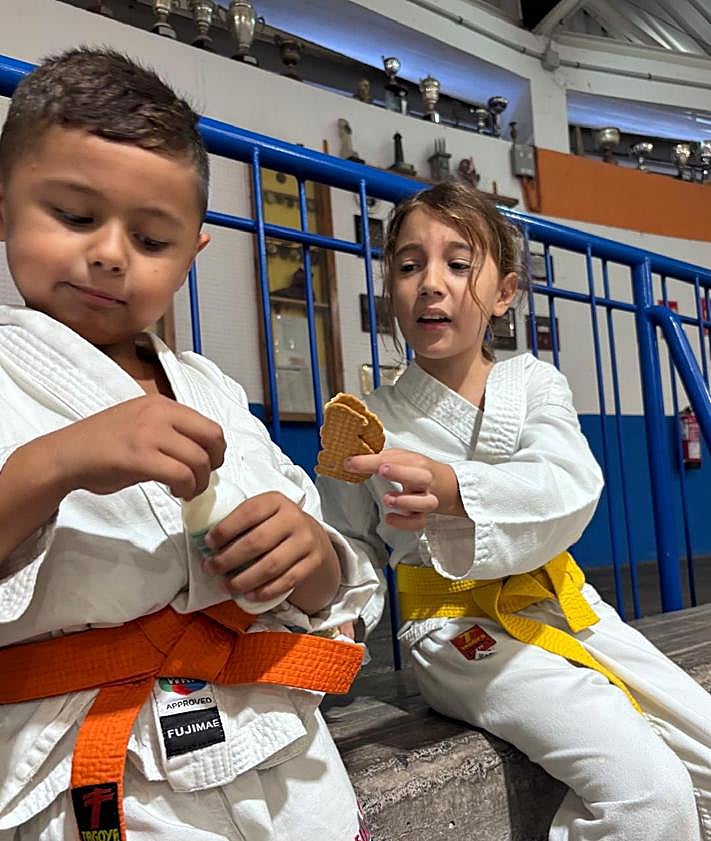 Imagen secundaria 2 - Espectáculo en La Gallera con el CD Seishin