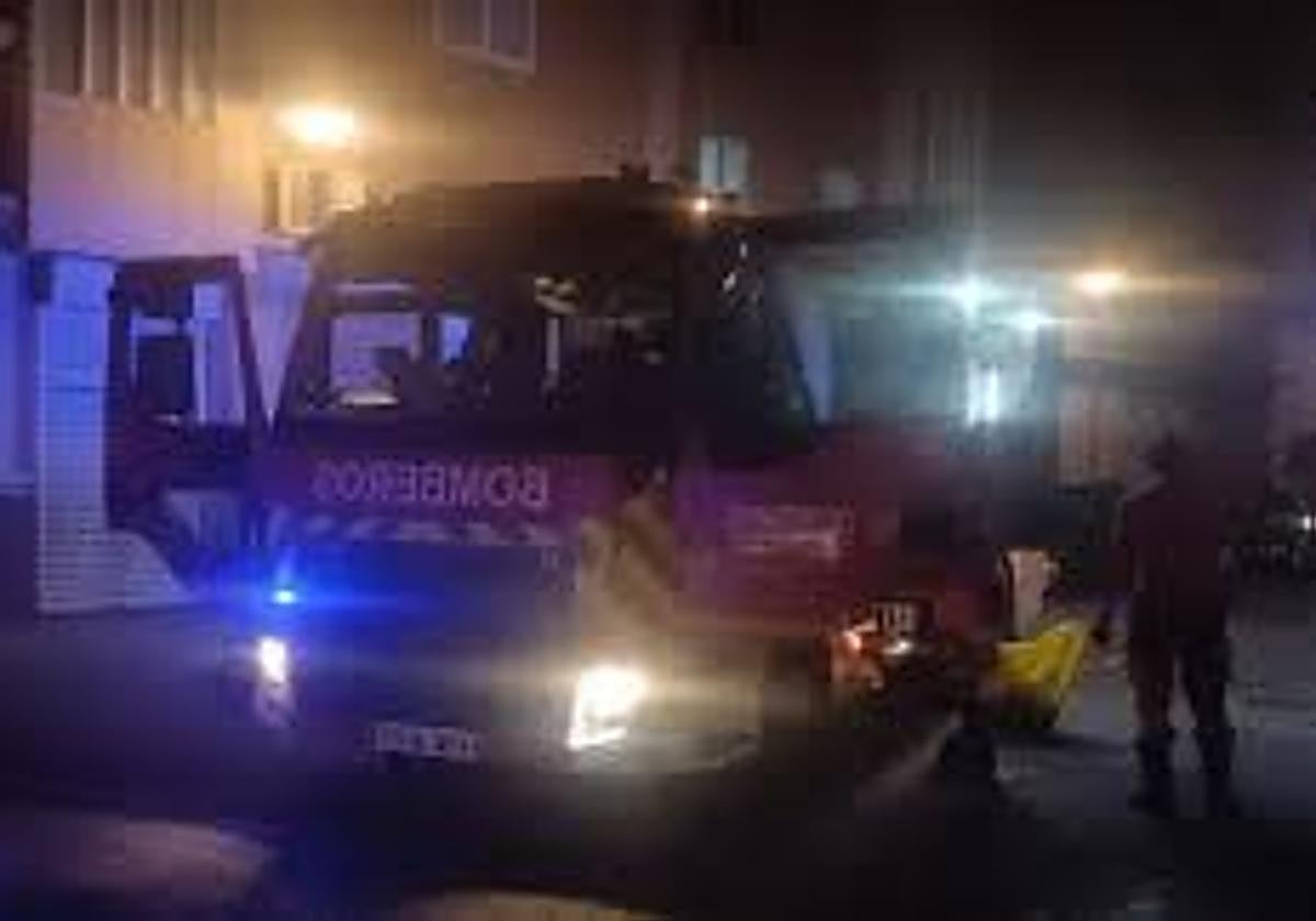 Bomberos de Arrecife, durante su actuación.