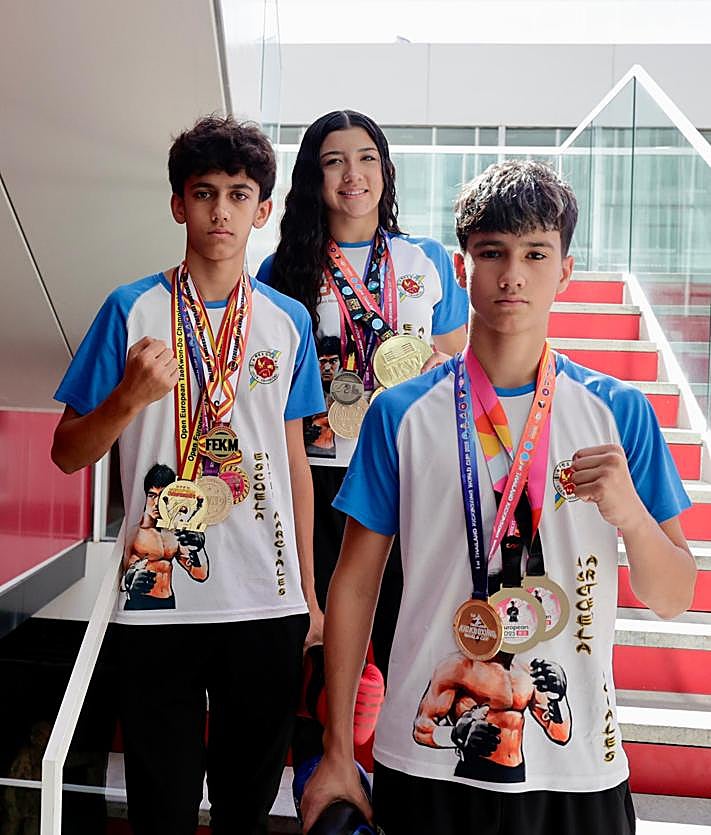 Imagen secundaria 2 - El GranBudo se doctora a nivel internacional