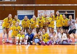 La plantilla grancanaria celebra su triunfo.