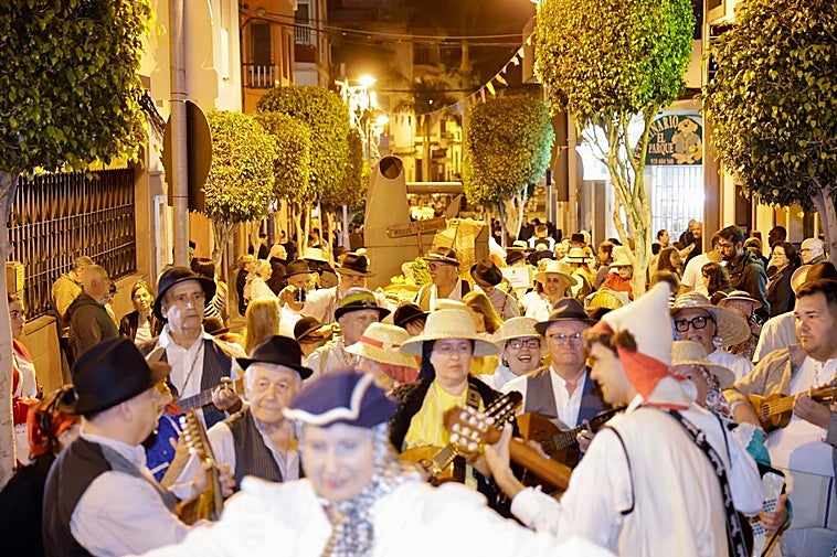 Romería ofrenda a San Gregorio, que recorrió este domingo el barrio de Los Llanos de Telde.