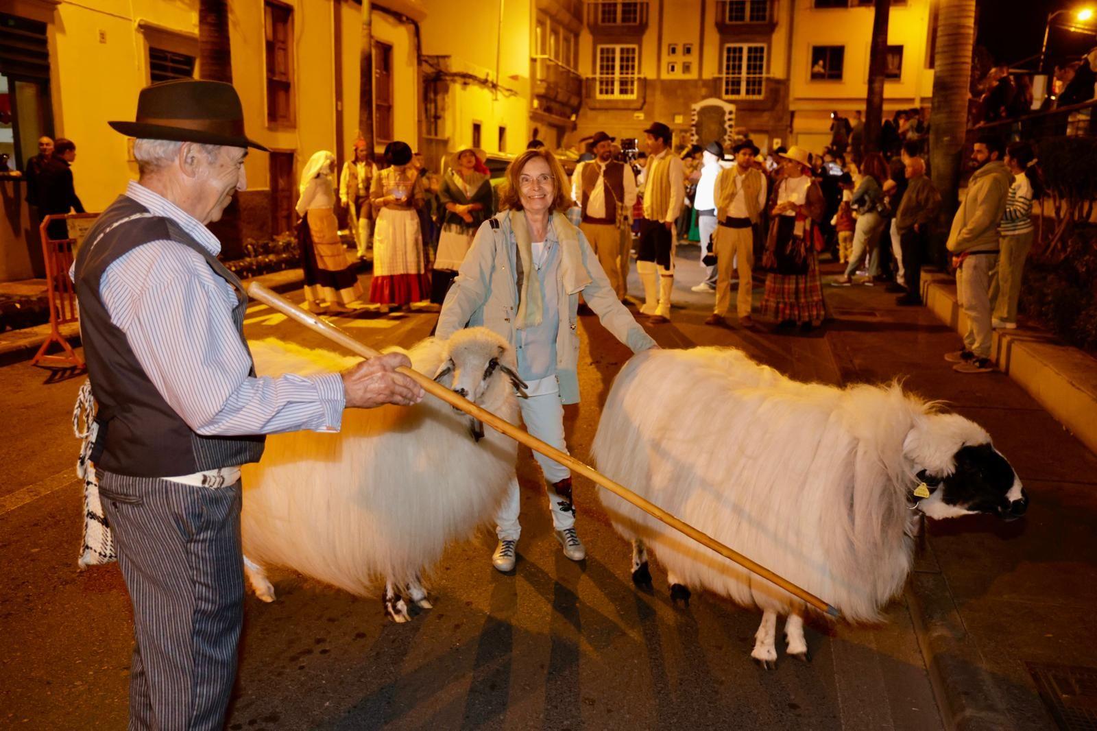 Miles de personas salen de romería en honor a San Gregorio