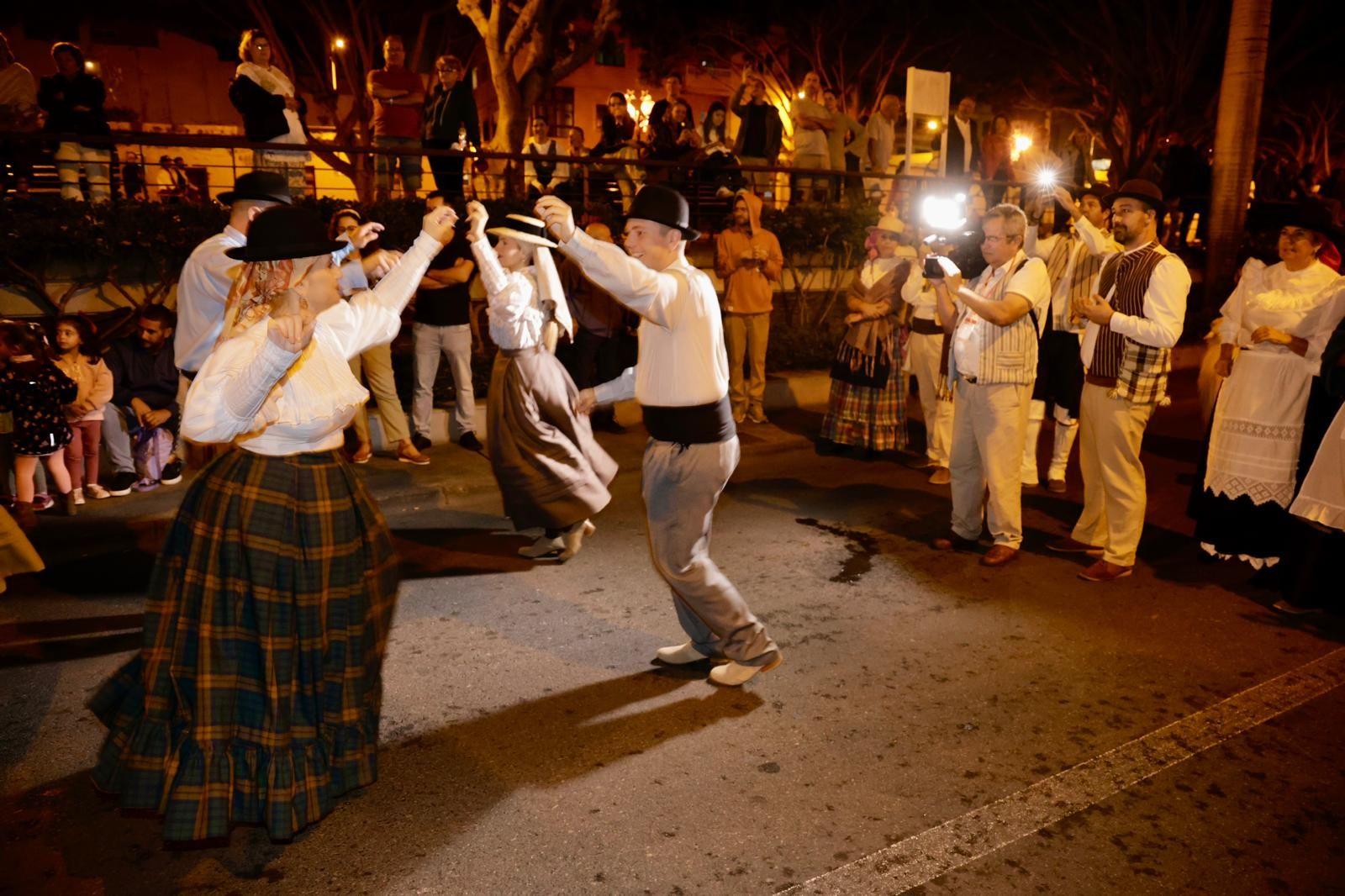 Miles de personas salen de romería en honor a San Gregorio
