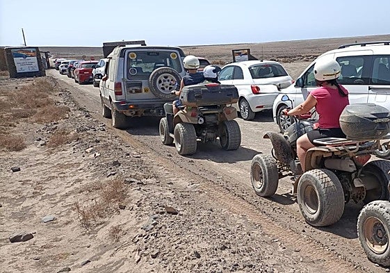 Imagen cedida por el Cabildo de vehículos en Los Ajaches.