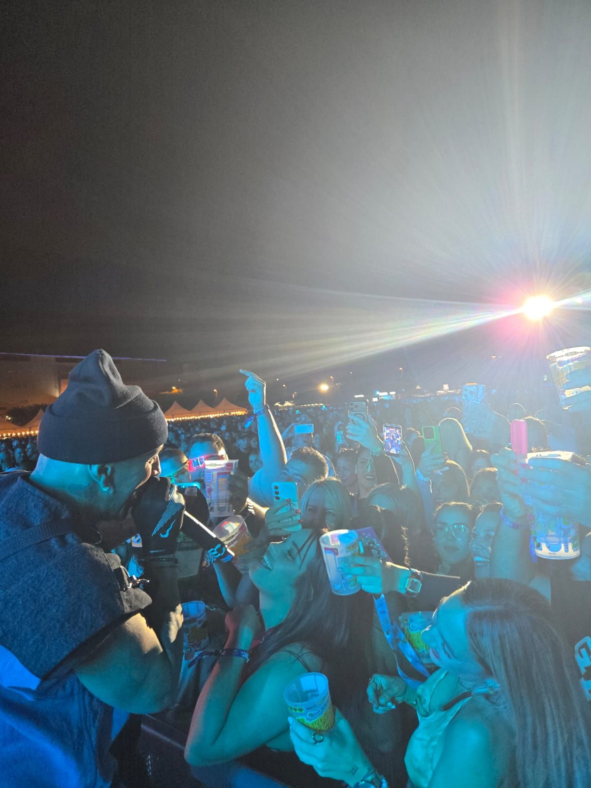 Imagen principal - Imágenes del concierto de Alexis y Fido el pasado viernes en Gran Canaria.