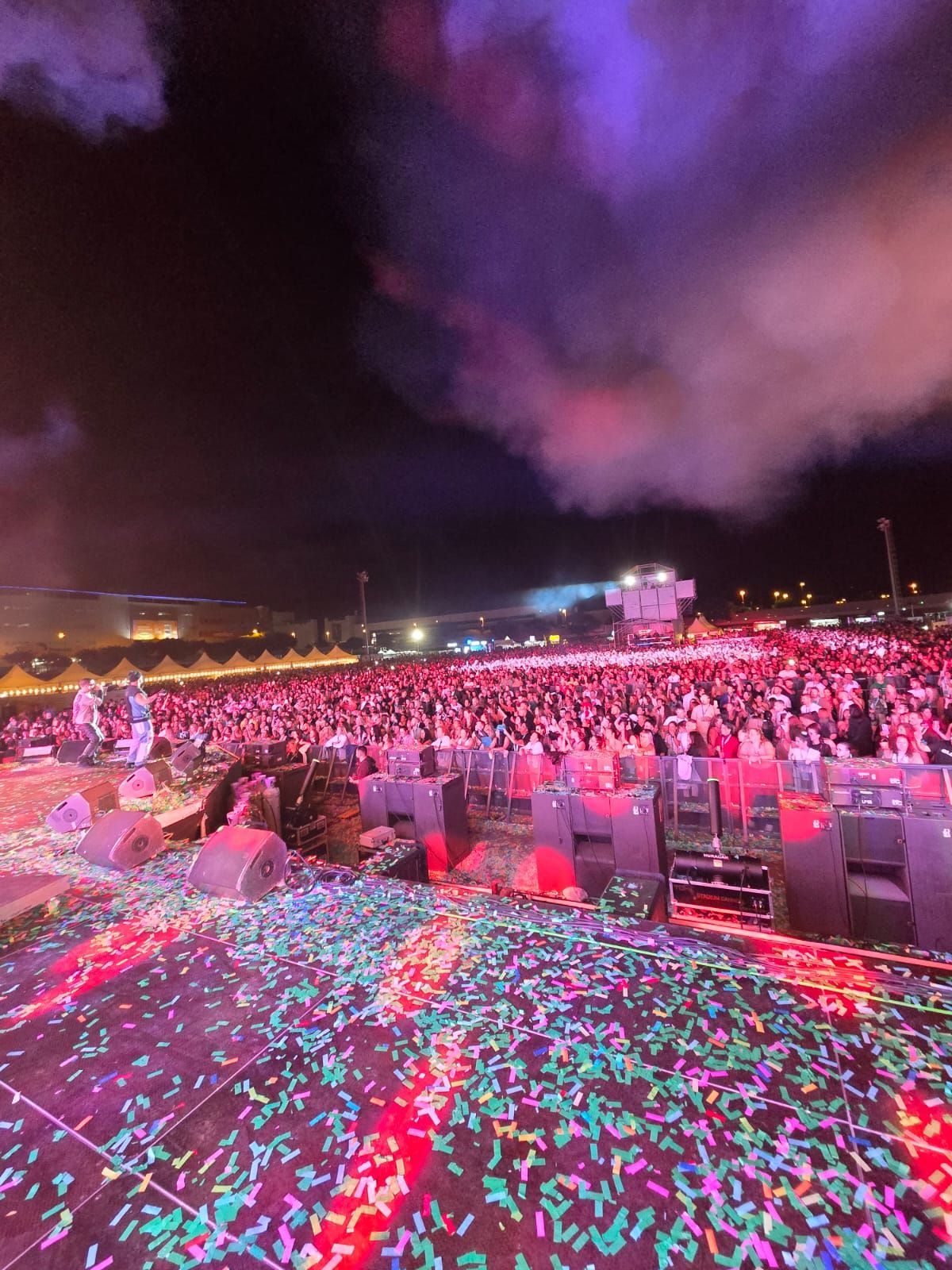Imagen secundaria 2 - Imágenes del concierto de Alexis y Fido el pasado viernes en Gran Canaria.