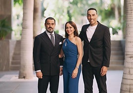 De izquierda a derecha; Vicente Dalmau Cebrián-Sagarriga, Conde de Creixell y presidente de Marqués de Murrieta, Raquel y Raúl Piñero, propietarios de La Cava de Piñero