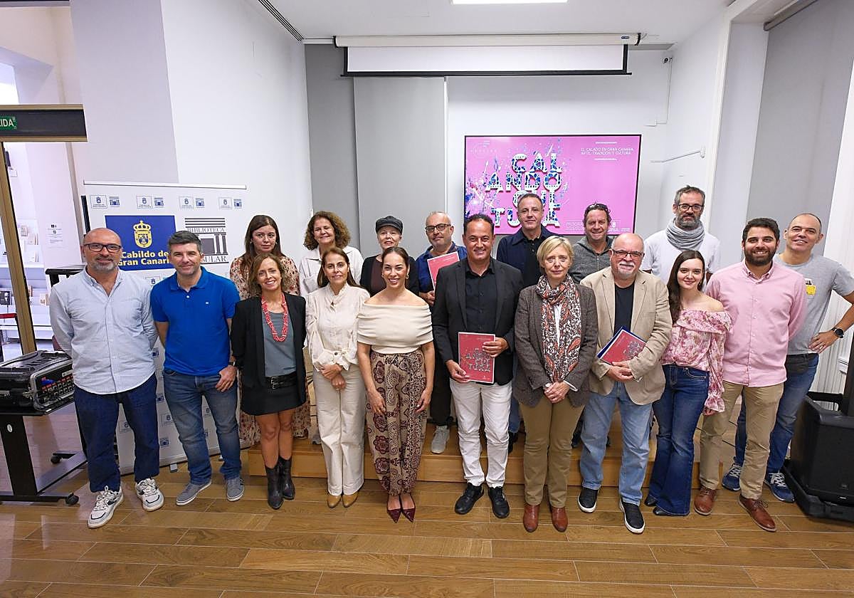Foto de familia de los participantes en el proyecto 'Calando Cultura'.