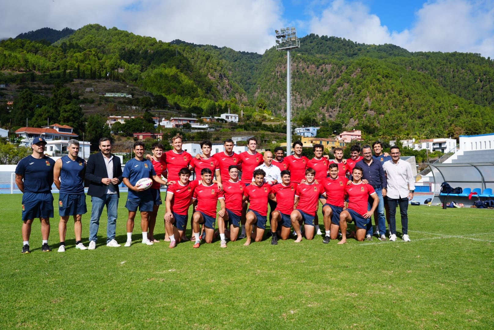Visita institucional al campo de entrenamiento.