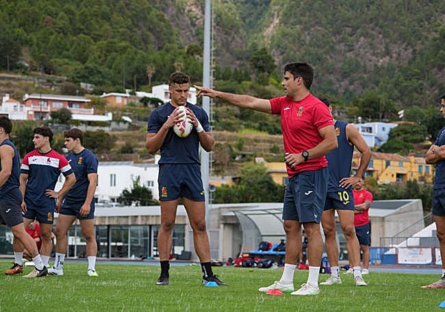 Los Leones7s durante un entrenamiento en Islas Canarias.