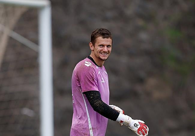 Horkas, un seguro bajo palos.