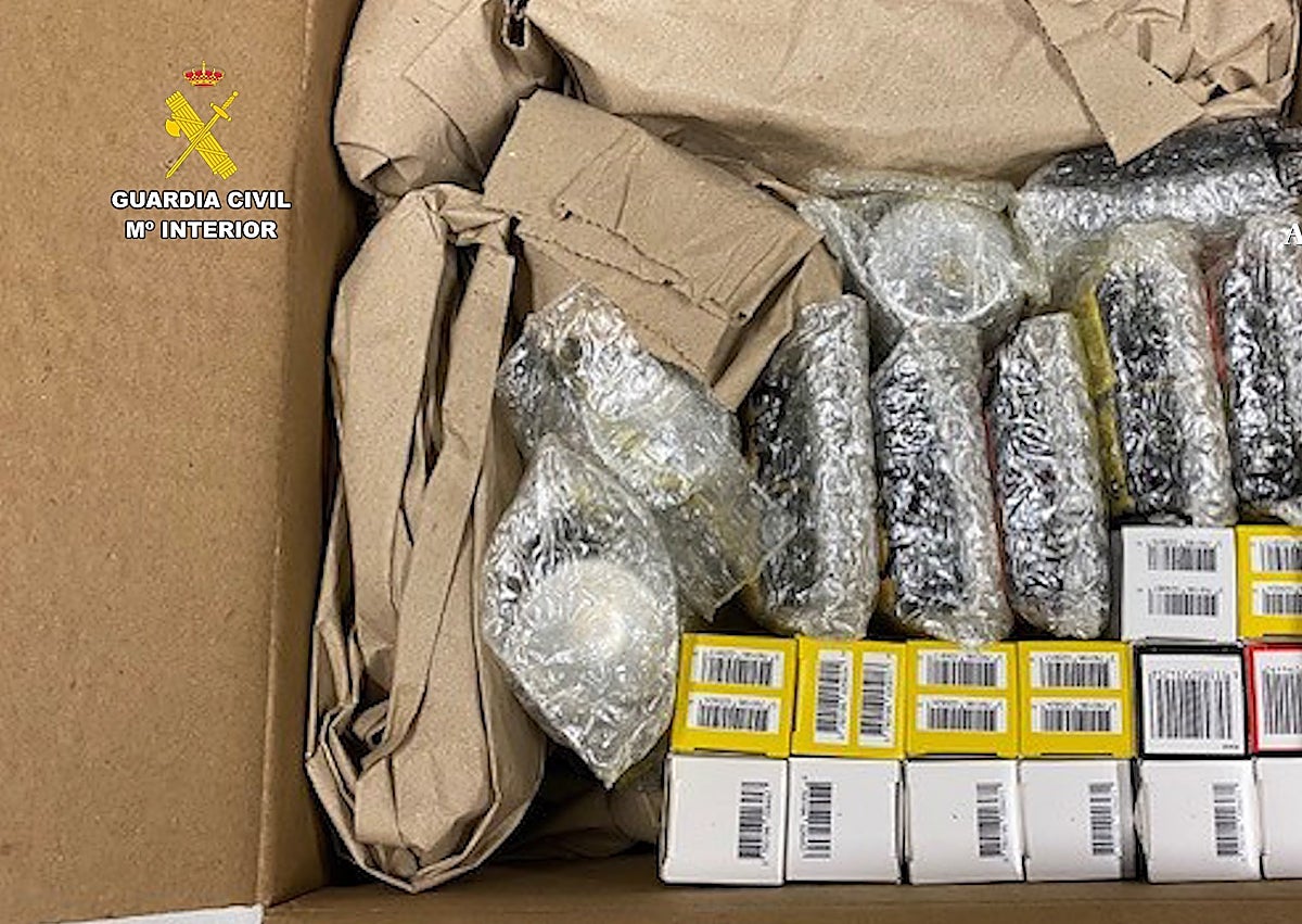 Imagen secundaria 1 - Objetos intervenidos.