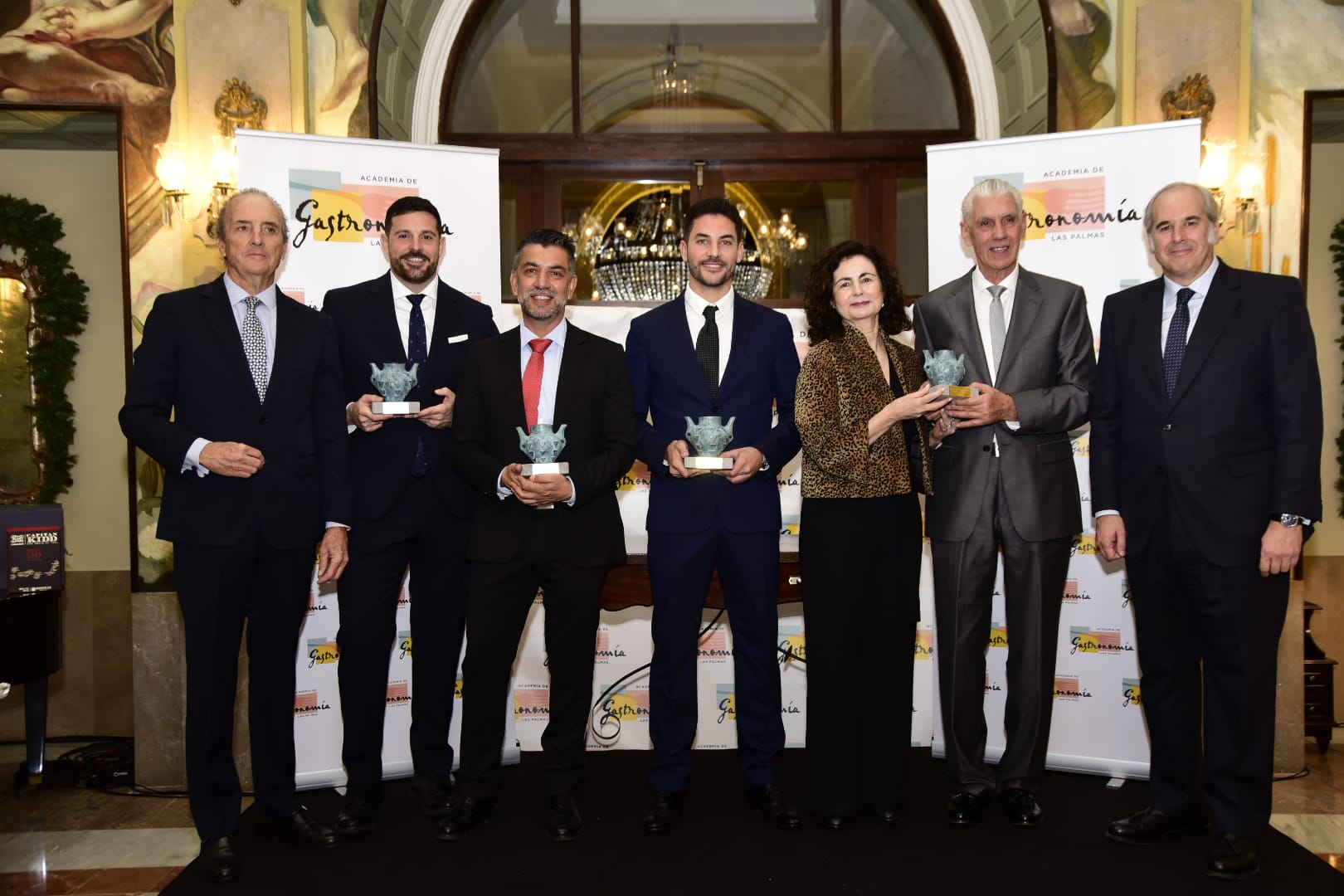 Noche de excelencia culinaria en Las Palmas: los premios de la Academia llenan de brillo el Santa Catalina