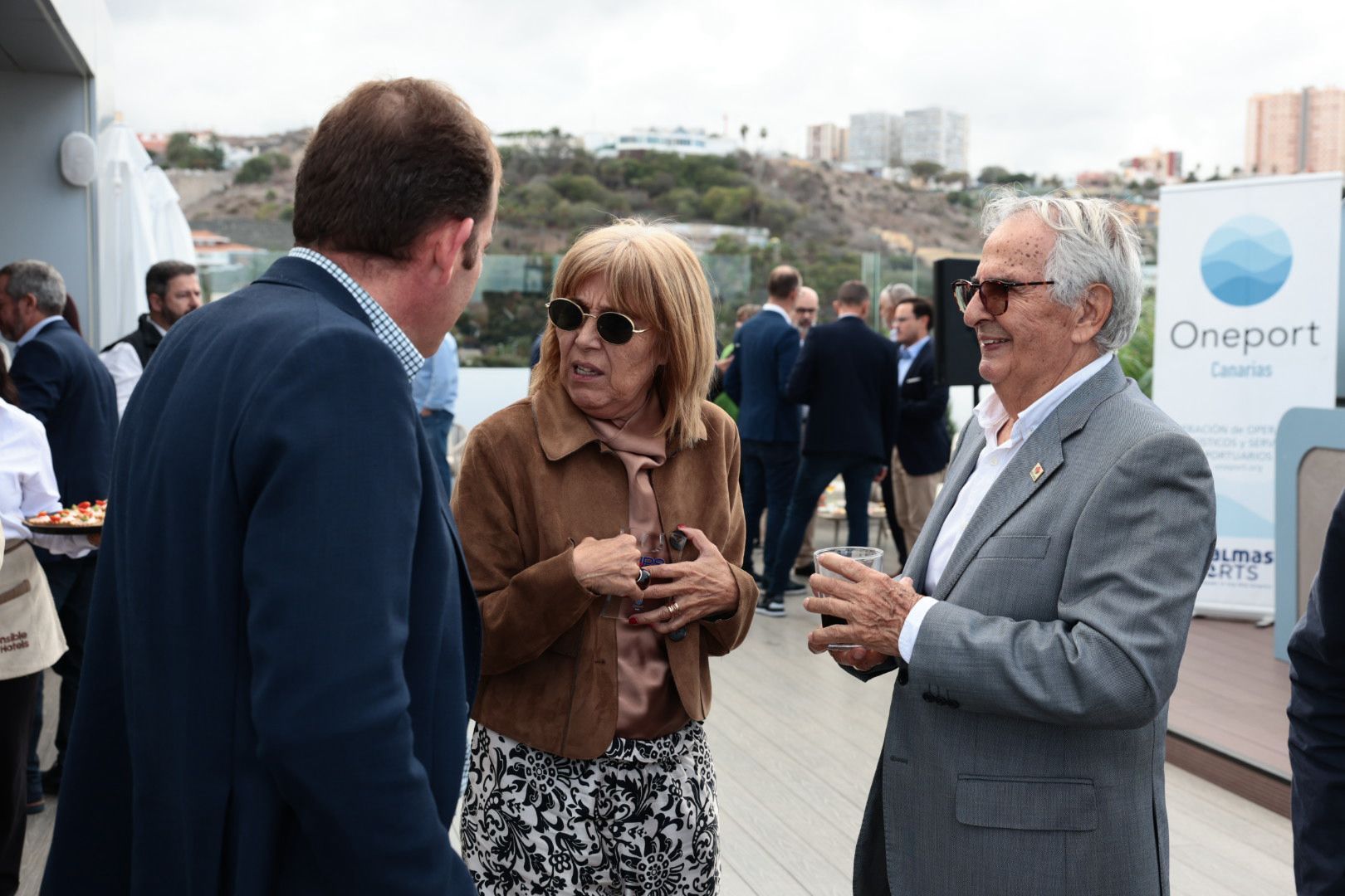 La patronal portuaria Oneport celebra su coctel navideño