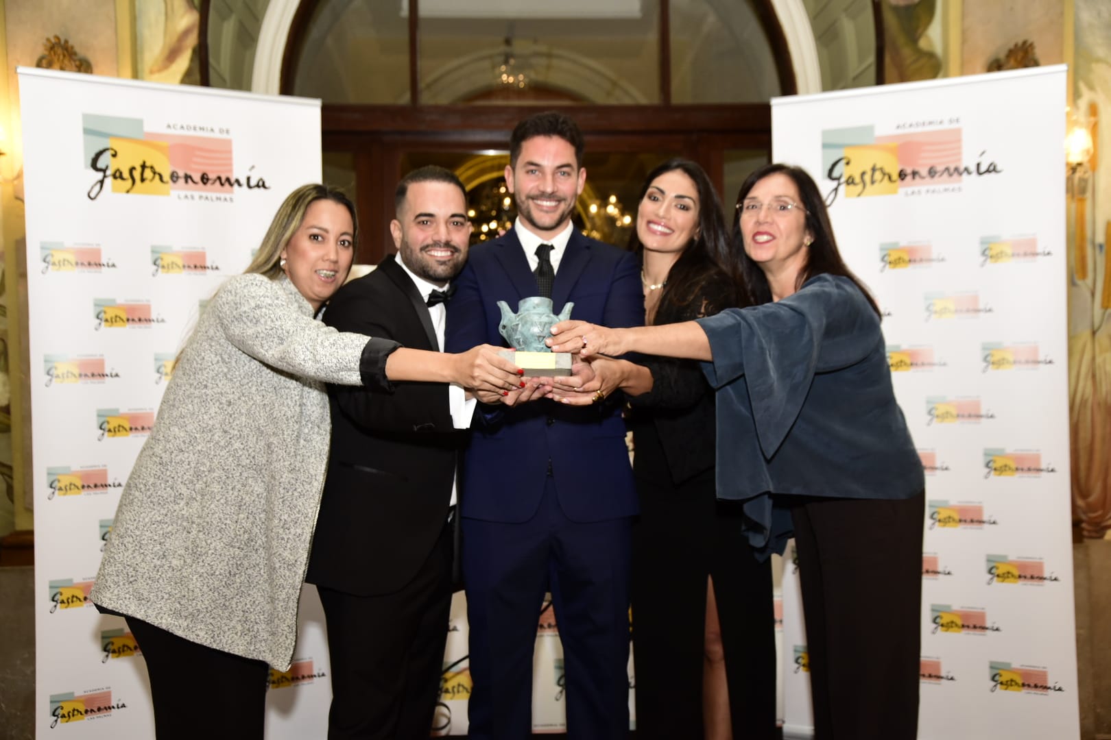 Noche de excelencia culinaria en Las Palmas: los premios de la Academia llenan de brillo el Santa Catalina