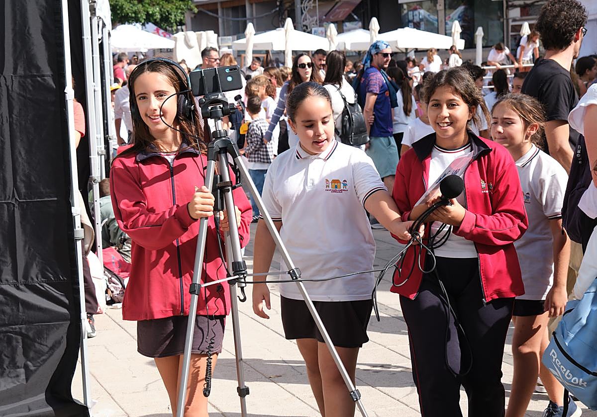 Imagen principal - Hasta del municipio de Pájara acudieron los centros con sus radios escolares.