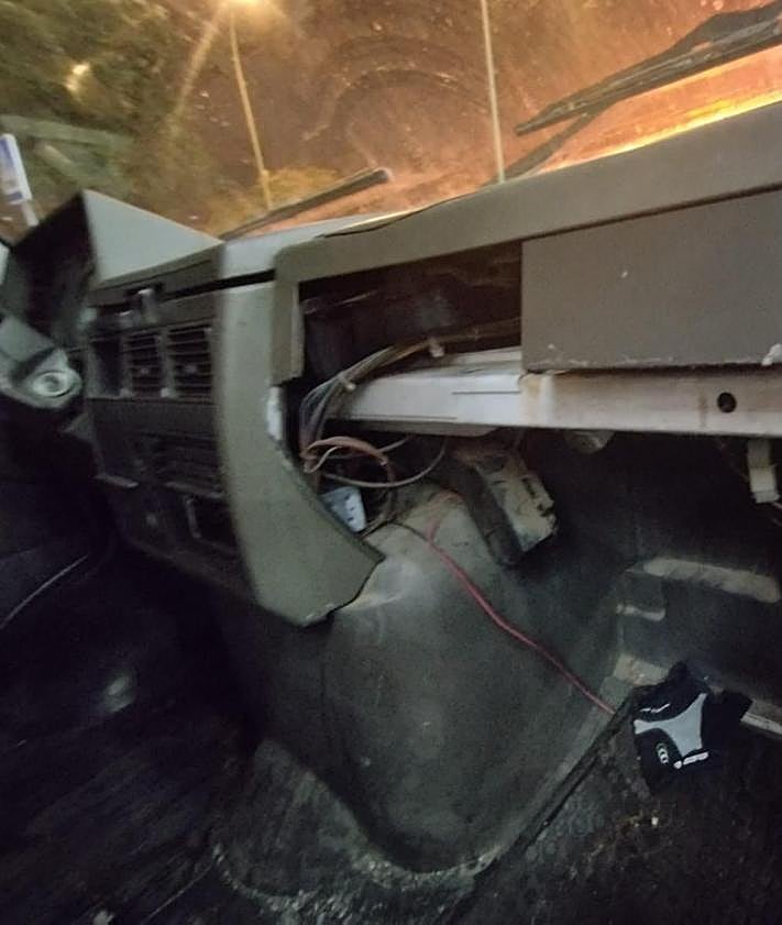 Imagen secundaria 2 - Accidentada huida por Las Palmas de Gran Canaria en un furgón robado