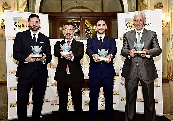 Ganadores Premios Academia de Gastronomía 2025: de izquierda a drecha Rafael Hurtado, Mario Reyes, Efrén Guerrero y Antonio Martell