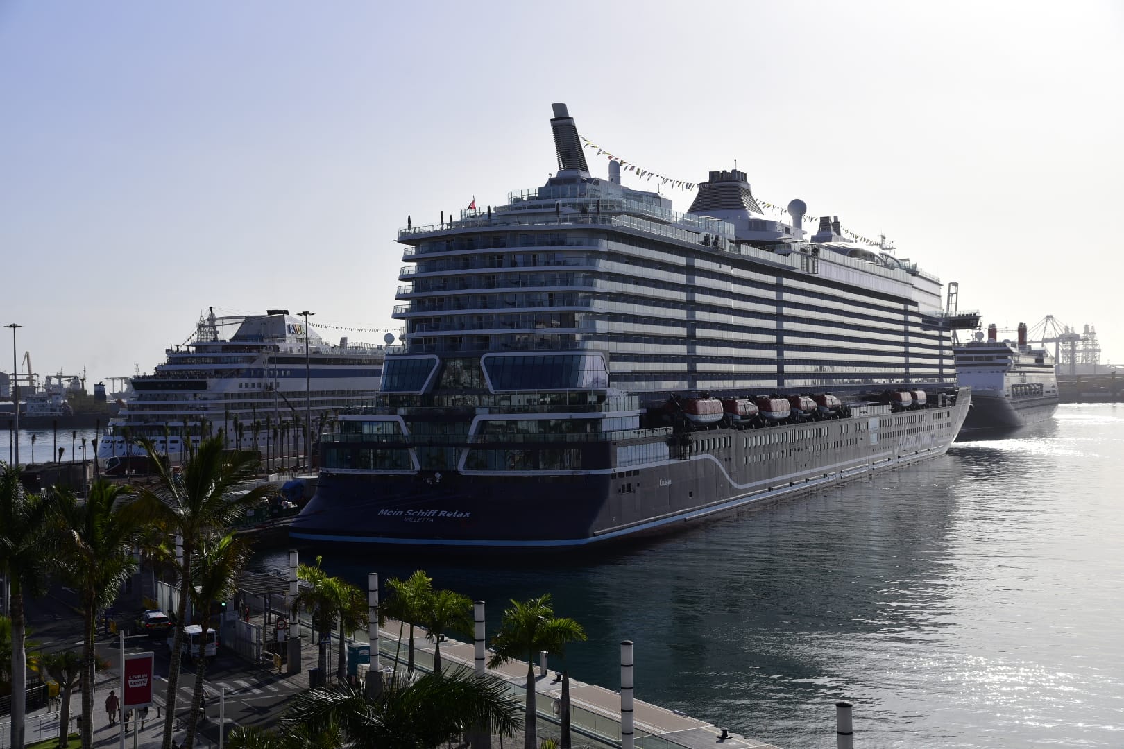 Imagen secundaria 2 - 8.000 turistas en cuatro cruceros este domingo en Las Palmas de Gran Canaria
