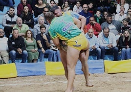 Álvaro Déniz y Alberto Zamora, en la última agarrada.