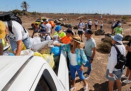 Foto de archivo de una campaña de limpieza.