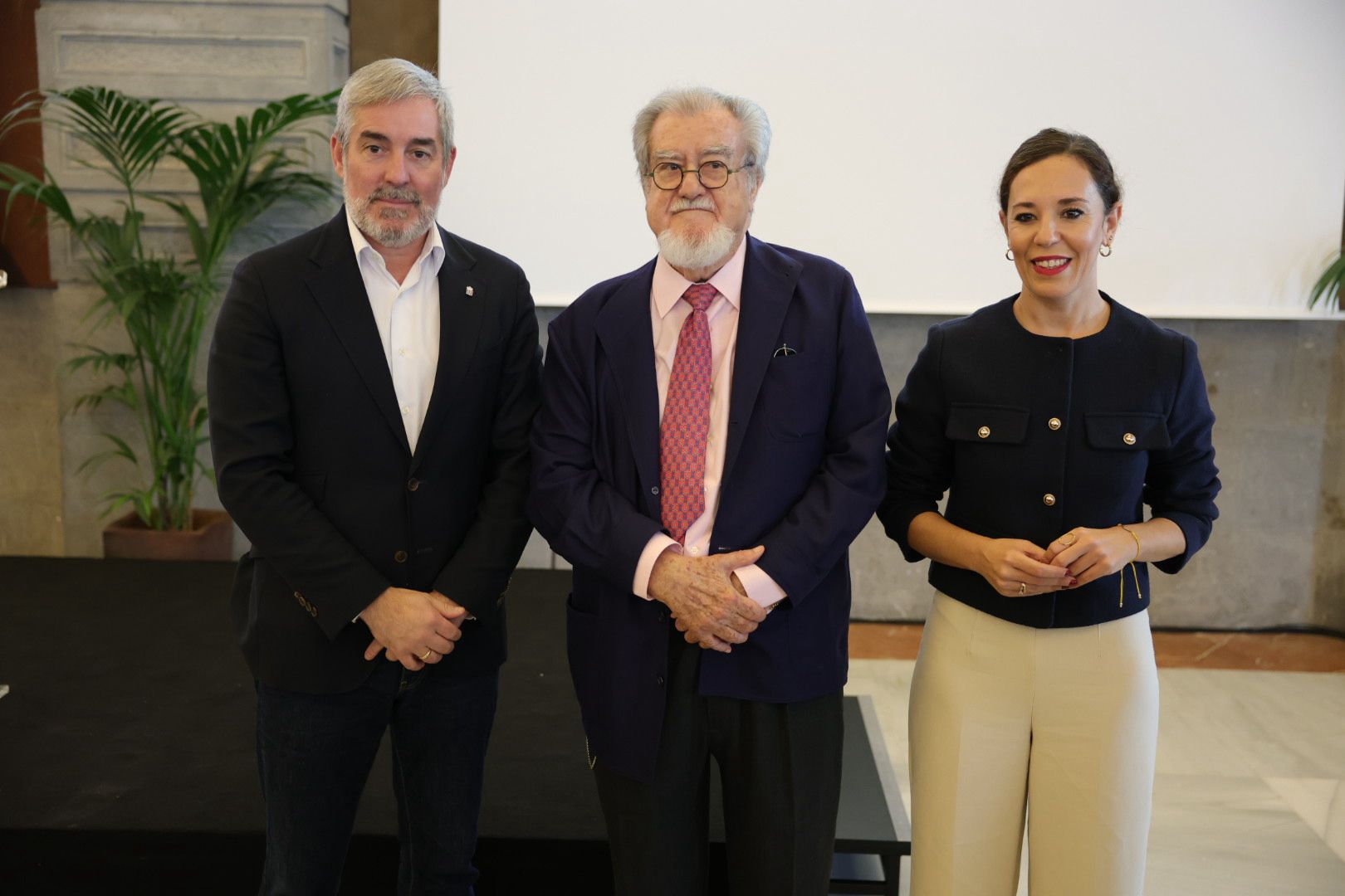 Imágenes de la entrega del I Premio Gaveta de Honor a Pedro del Castillo