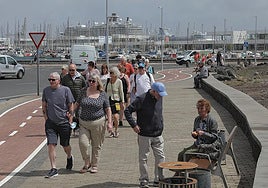 Cruceristas en fechas pasadas en Arrecife.