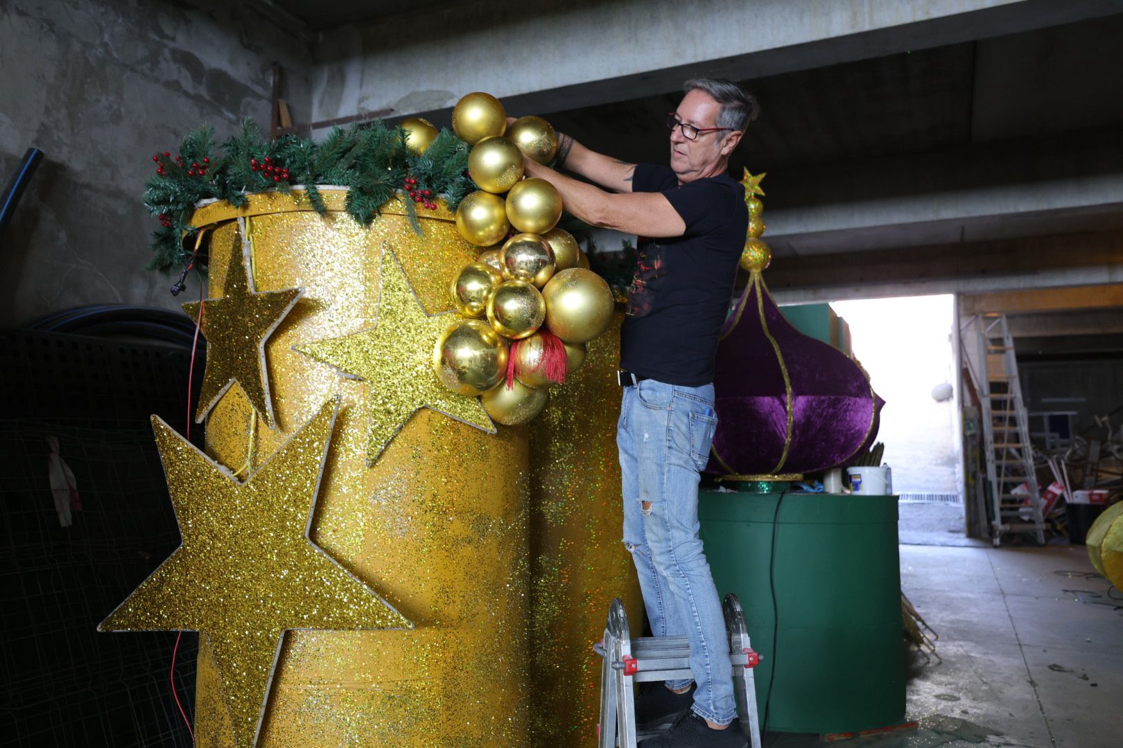 Los preparativos de Gáldar para iluminar la Navidad, en imágenes